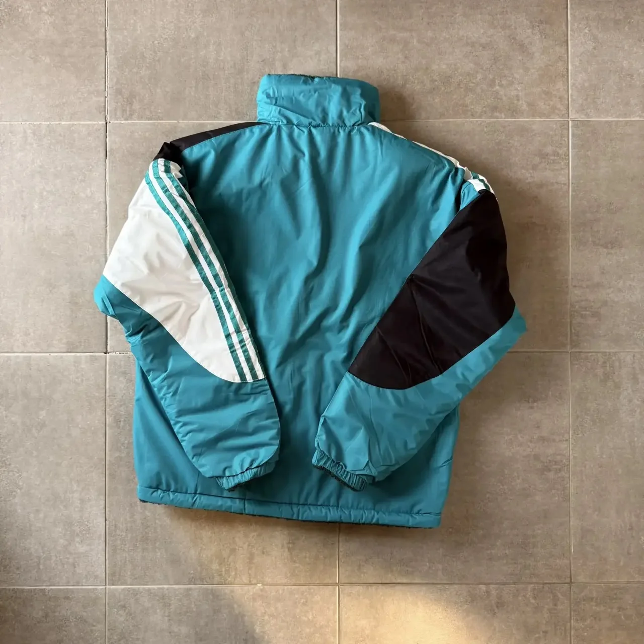 Новая двухсторонняя теплая куртка Adidas - миниатюра 4