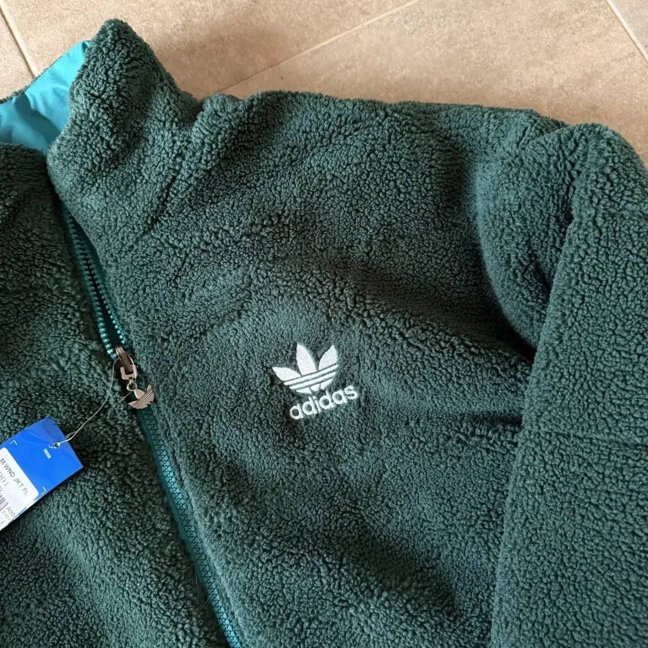 Новая двухсторонняя теплая куртка Adidas - миниатюра 5