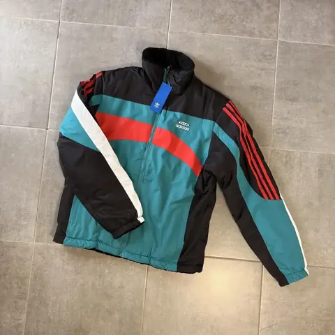 Новая двухсторонняя теплая куртка Adidas