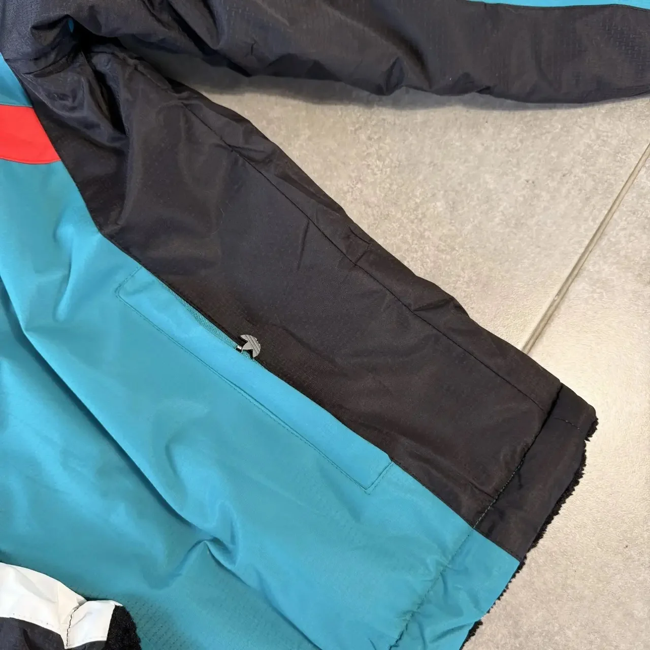 Новая двухсторонняя теплая куртка Adidas - миниатюра 2