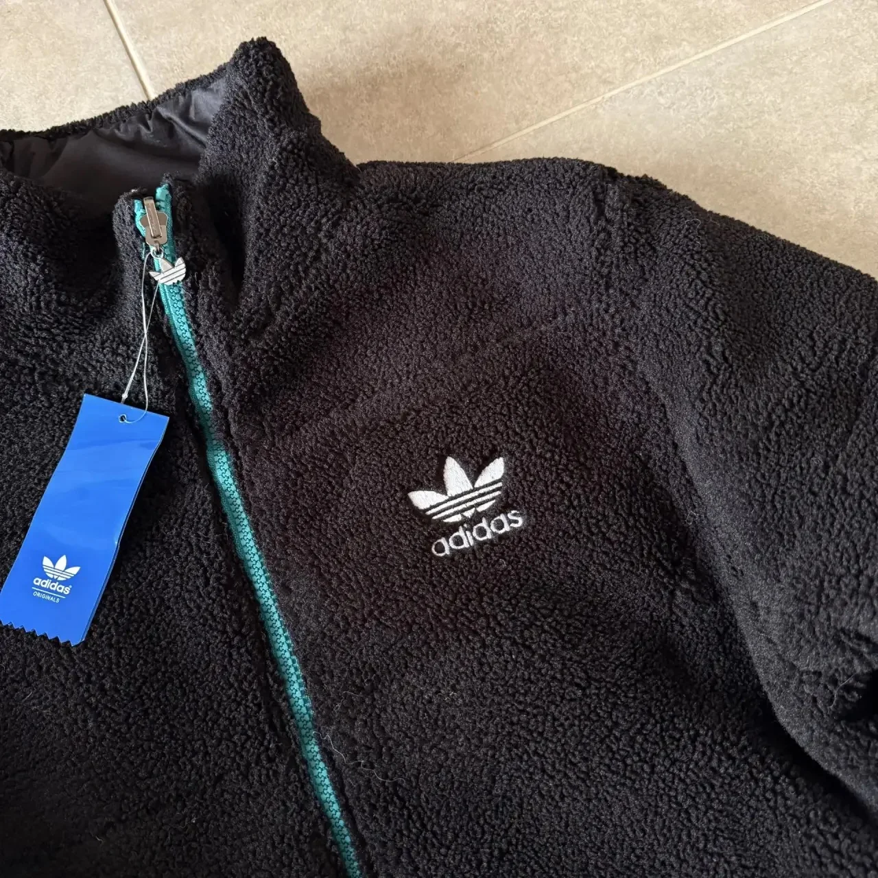 Новая двухсторонняя теплая куртка Adidas - миниатюра 7