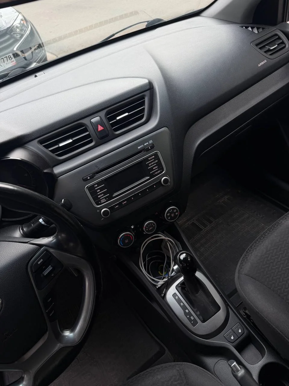Продаю Kia Rio,2017 - миниатюра 5