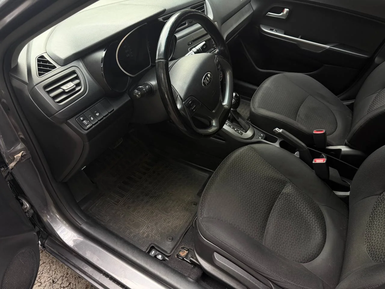 Продаю Kia Rio,2017 - миниатюра 6