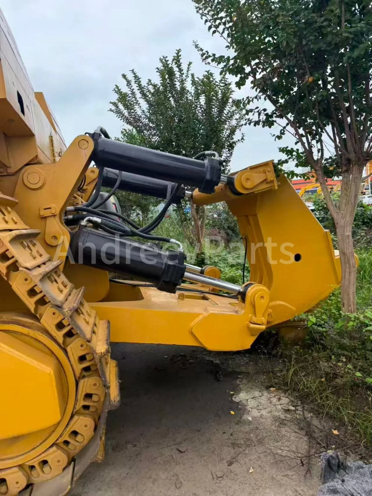Бульдозер Caterpillar D10T - миниатюра 4