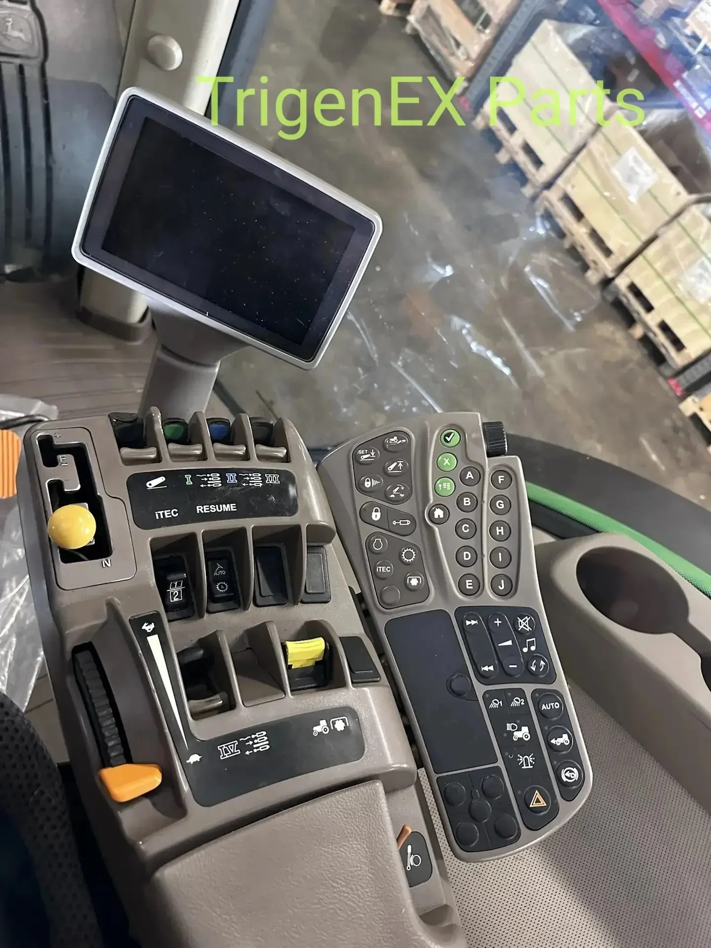 Трактор John Deere 8320R (2011 г.) – в наличии! - миниатюра 6