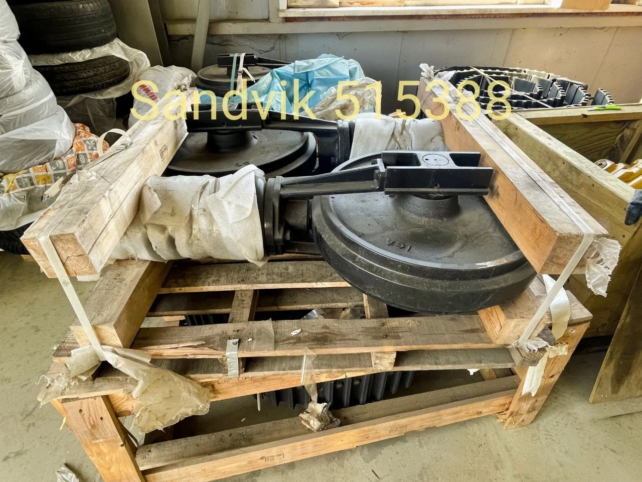 Натяжное колесо в сборе с демпфером Sandvik 515388 (для буровых установок / ПДМ - изображение 1