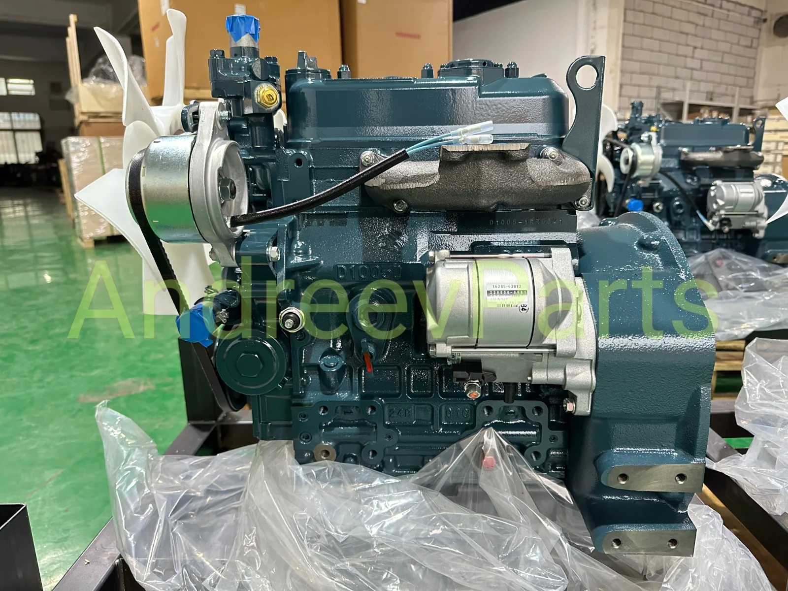 Двигатель дизельный Kubota D1105-E3B - миниатюра 2