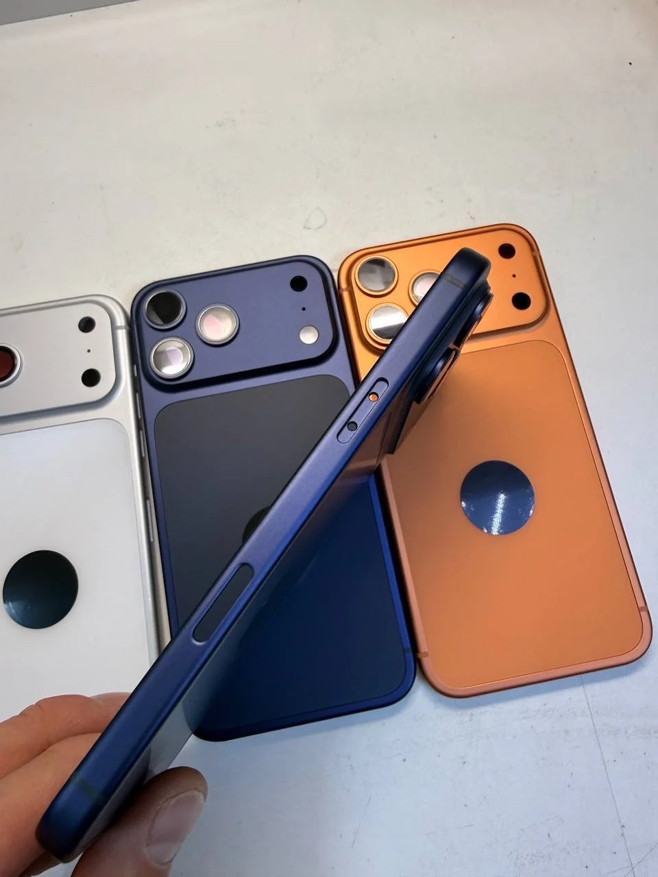 корпус для iPhone 14 pro в стиле 17 pro - миниатюра 3