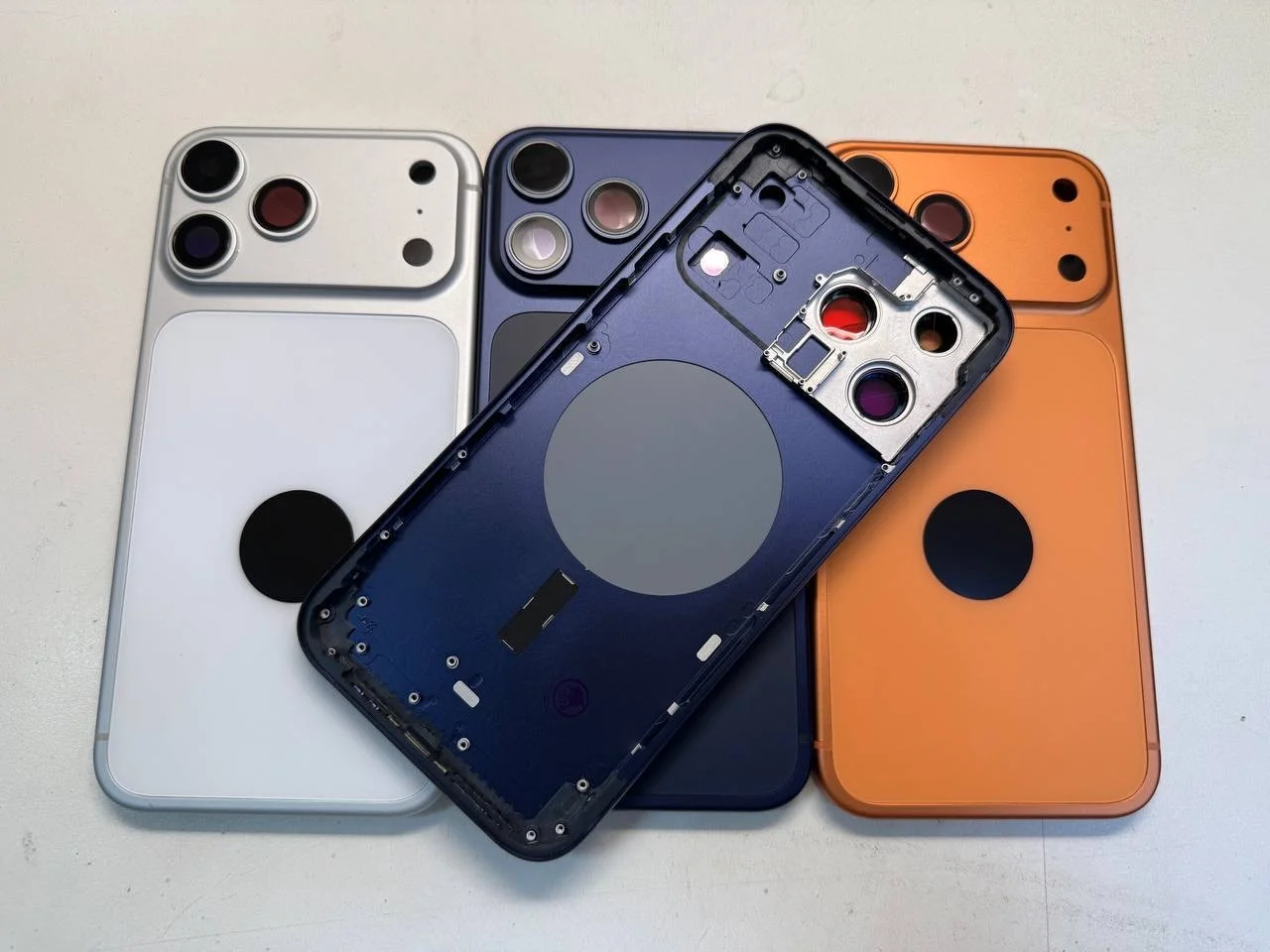 корпус для iPhone 14 pro в стиле 17 pro - миниатюра 7