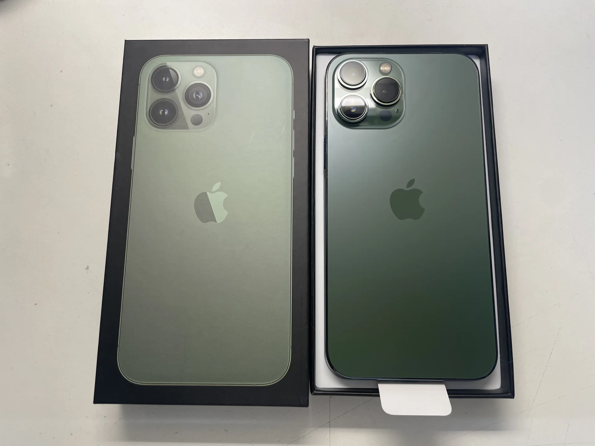 iPhone 13 pro 128 green, зеленый - миниатюра 2