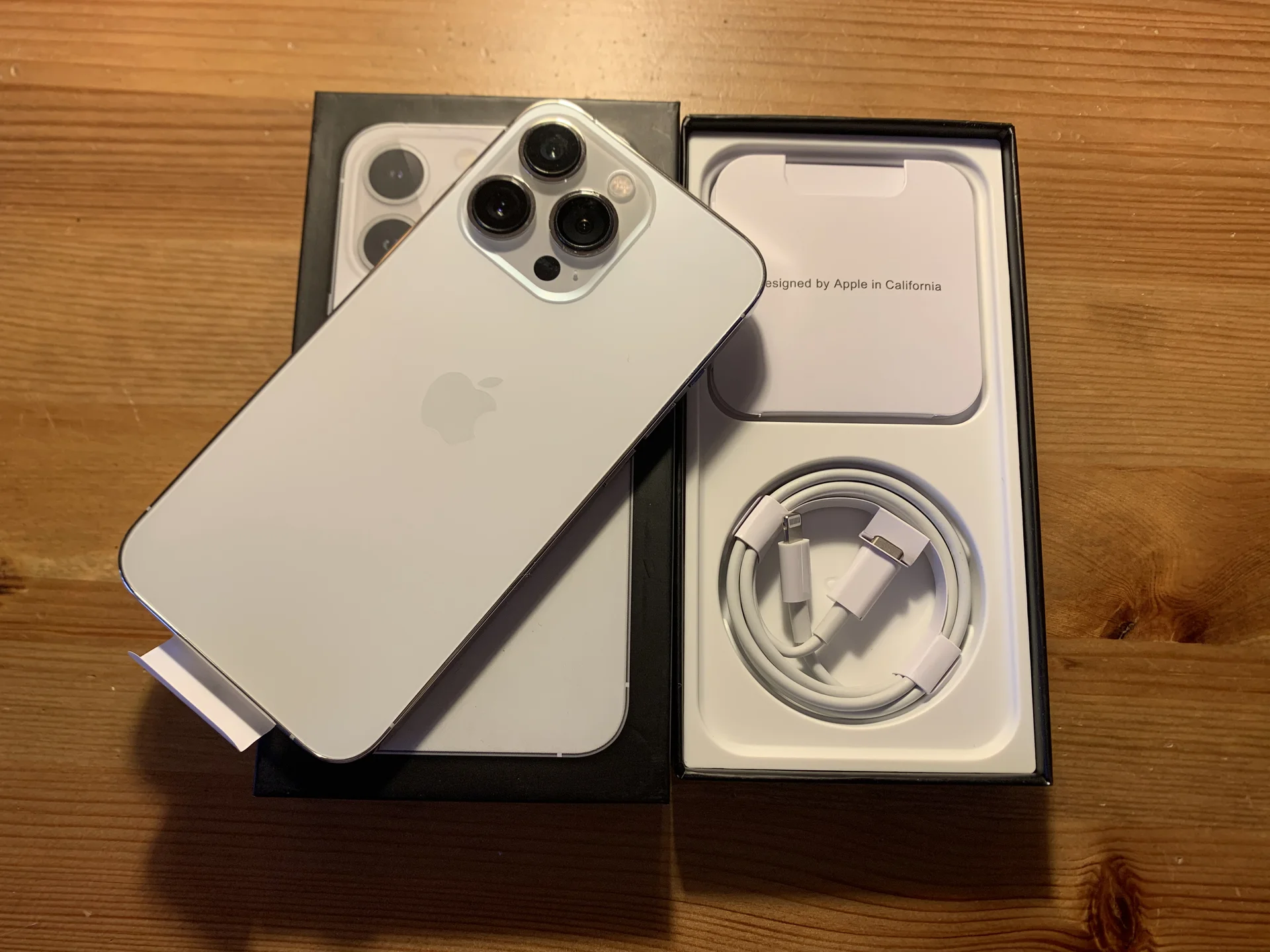 iPhone 13 pro 256 silver, белый - миниатюра 3