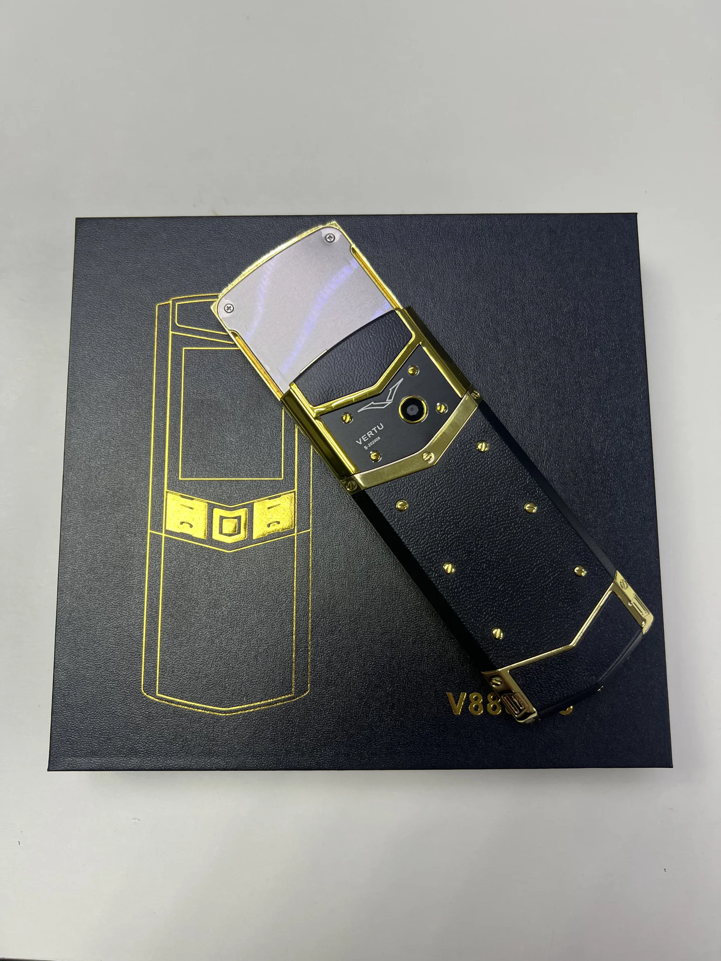 vertu v888pro - миниатюра 4
