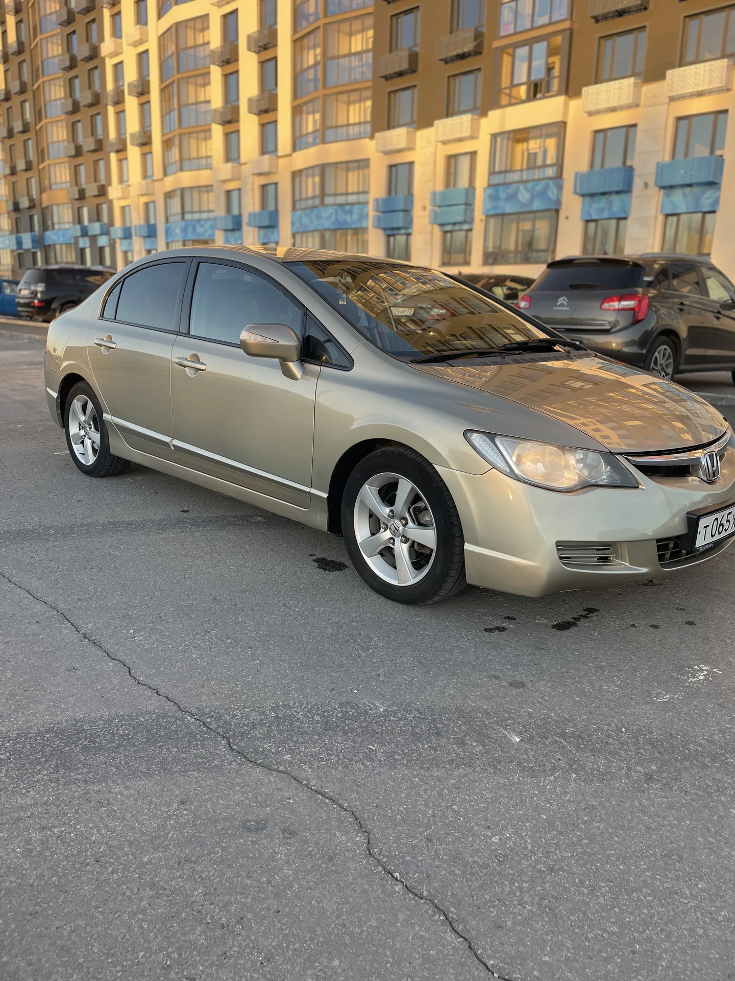 Honda civic 4d - миниатюра 5