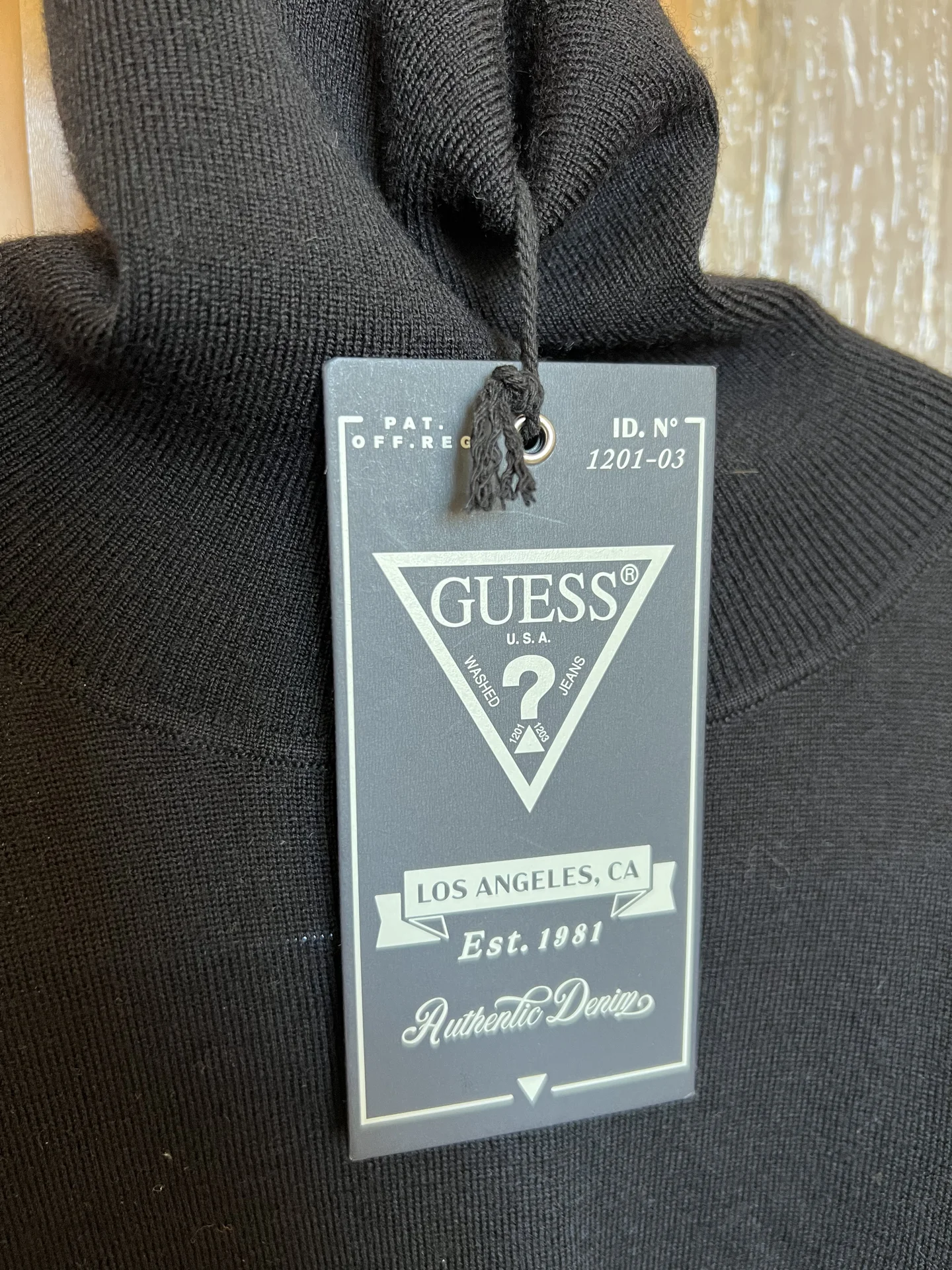 Свитер Guess оригинал - изображение 1