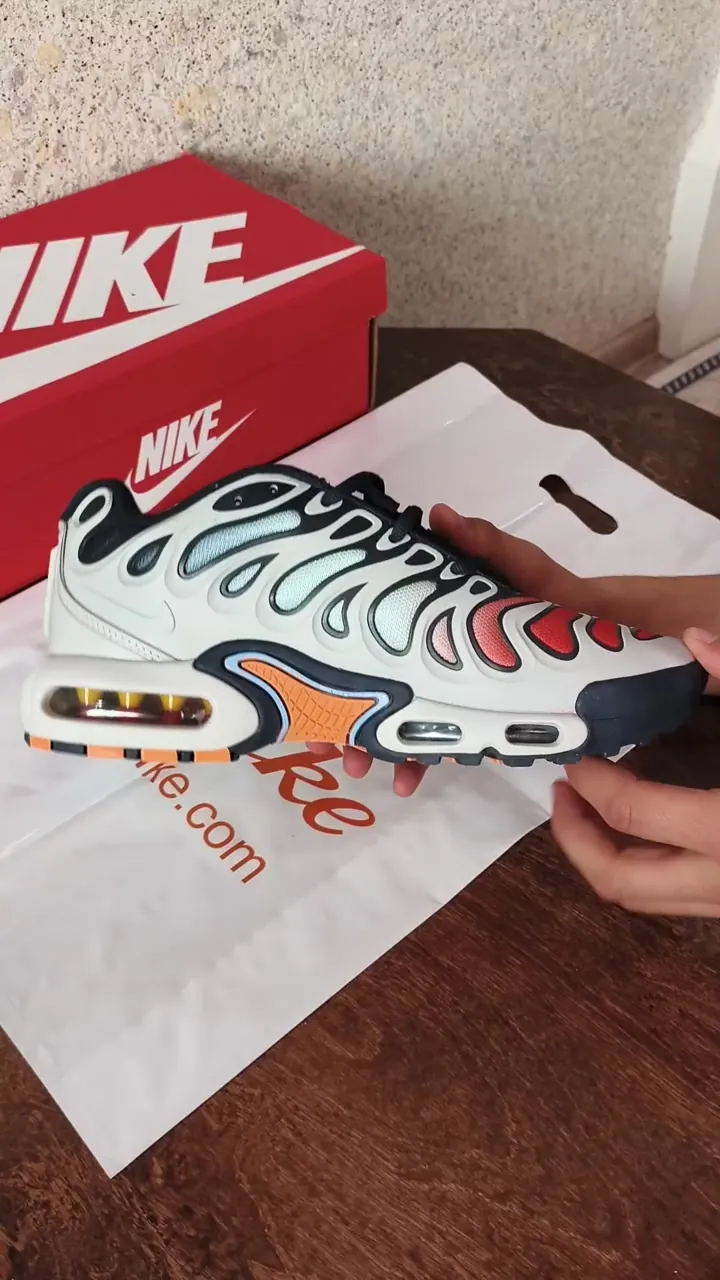 обувь Nike Air.max plus - видео 8