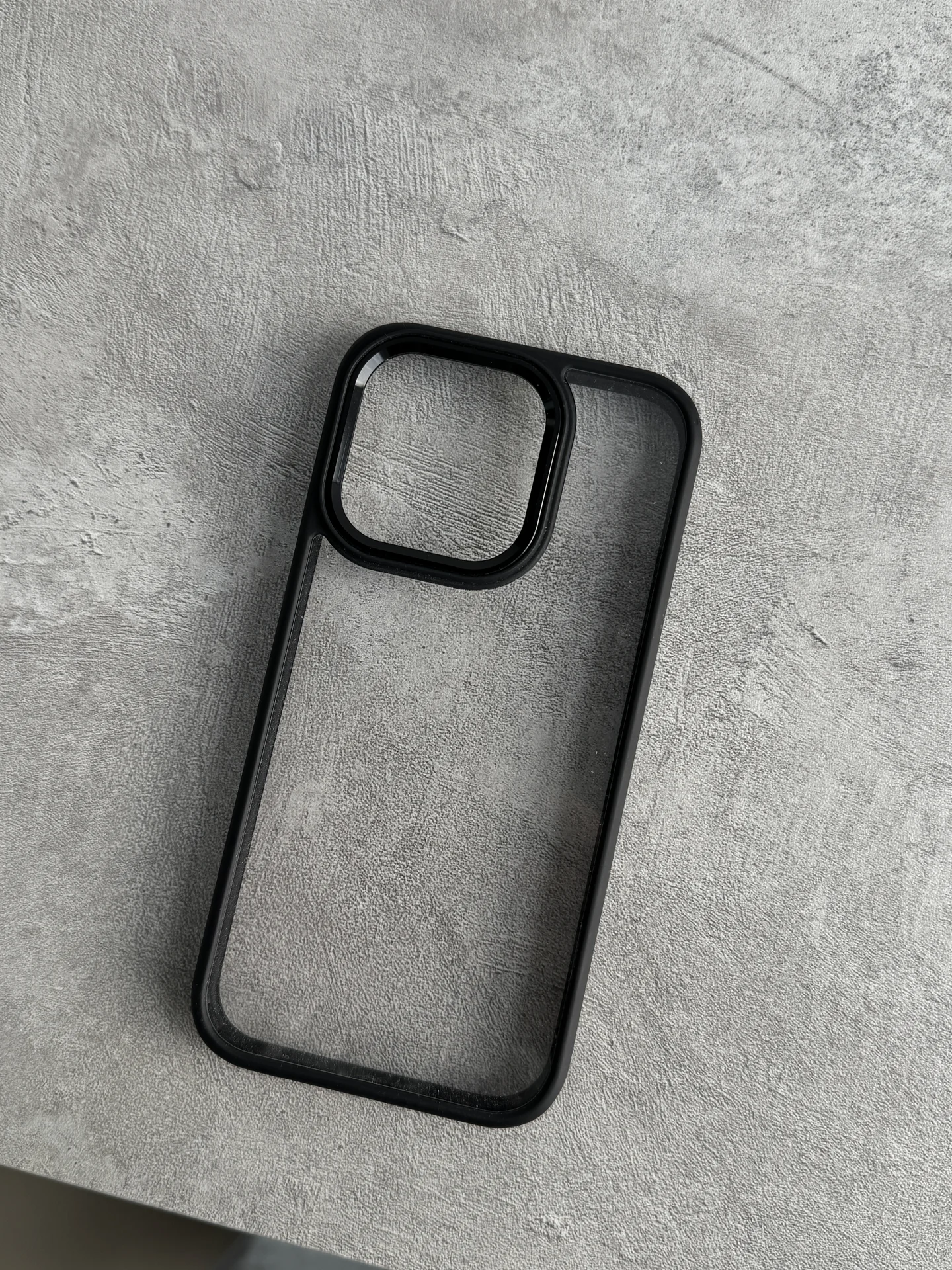 чехол на iPhone 15 pro прозрачный с черным кантом - изображение 1