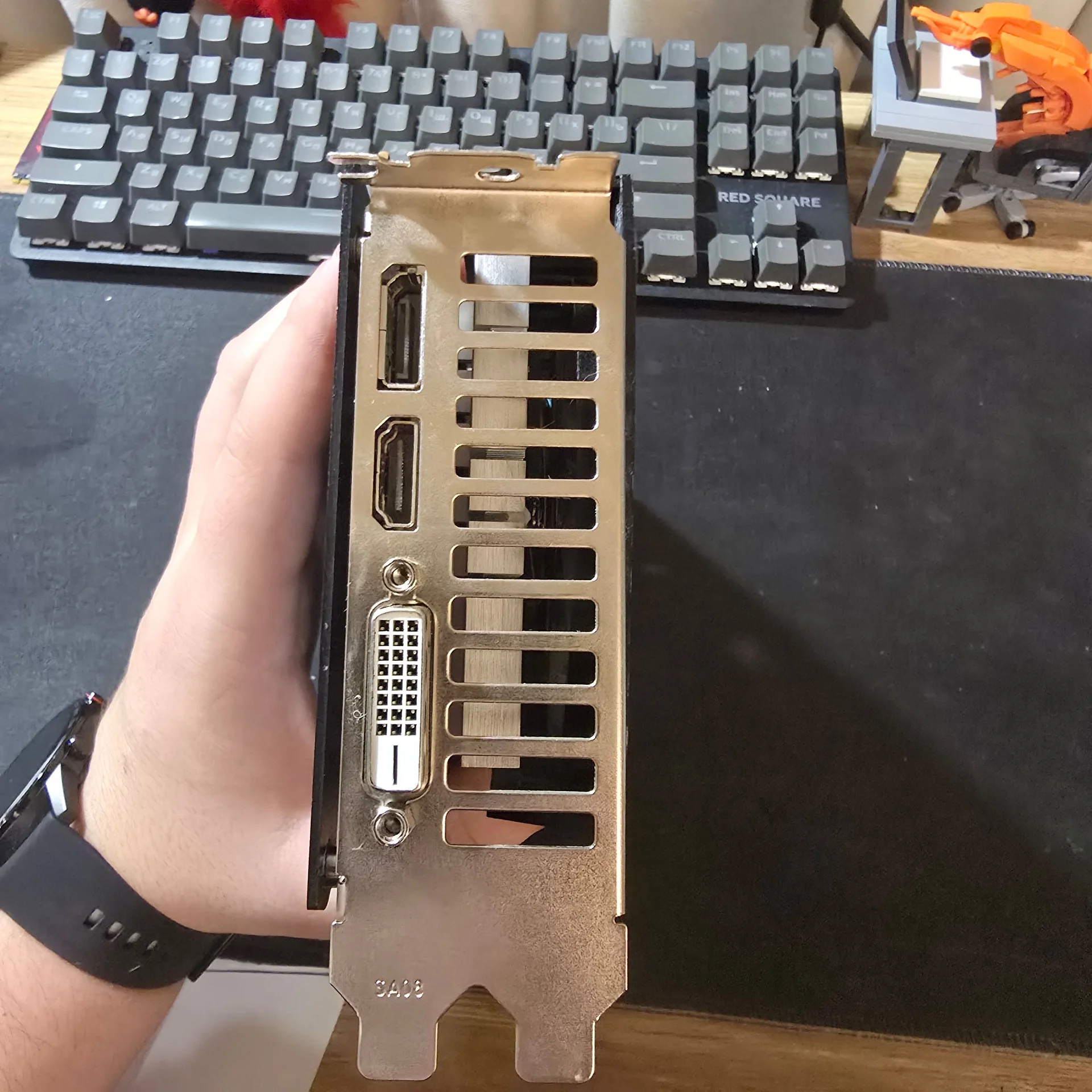 Видеокарта RX 5500XT - миниатюра 3