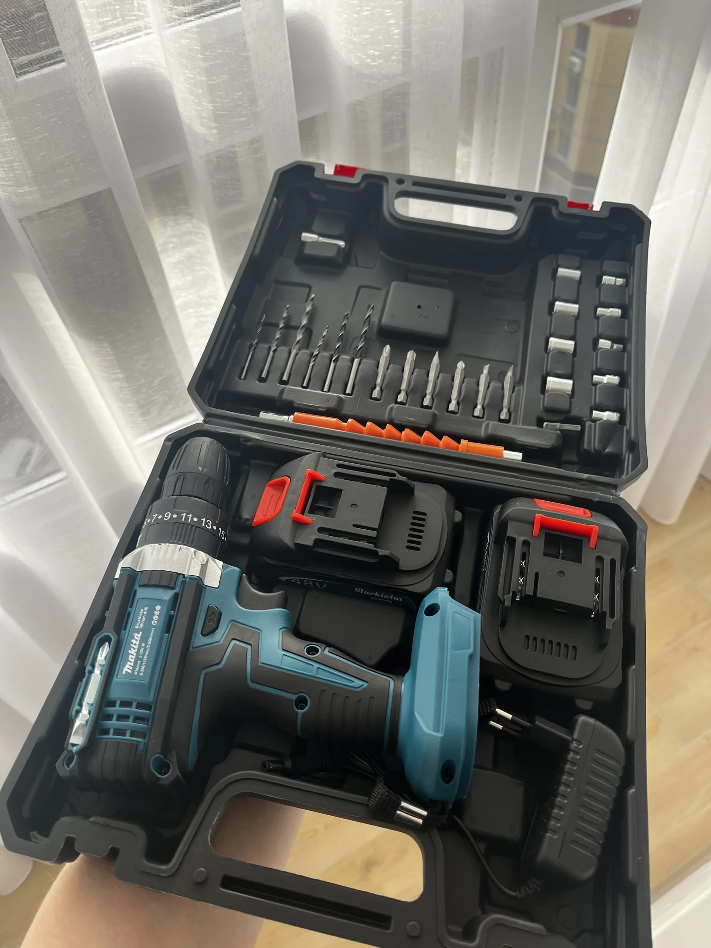 Шуруповерт Makita - изображение 1