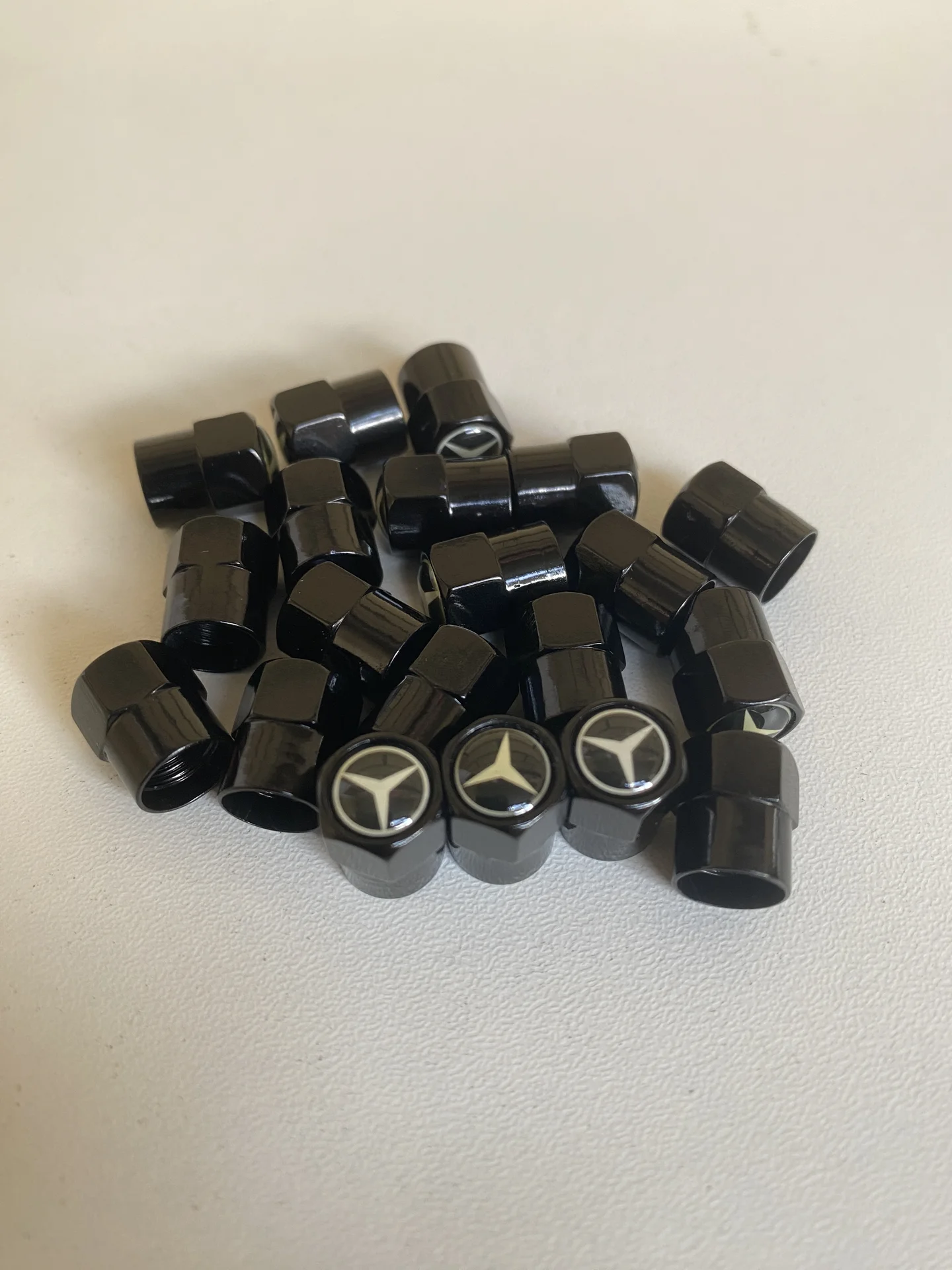 Колпачки на ниппель Mercedes (универсальные) 4 шт. - миниатюра 2