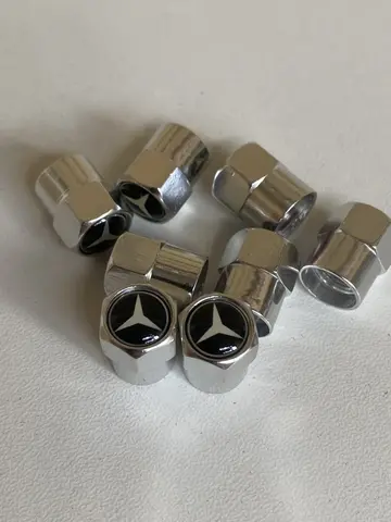 Колпачки на ниппель Mercedes (универсальные) 4 шт.