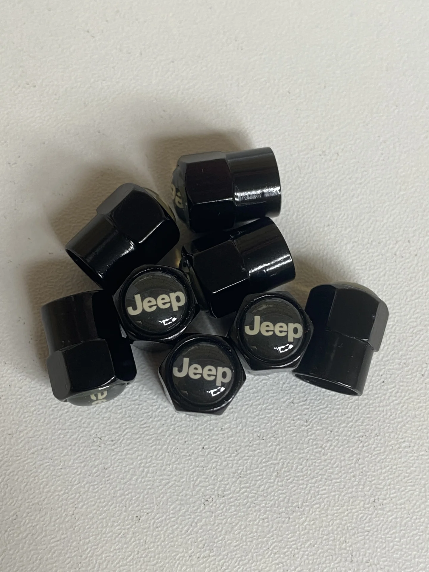 Колпачки на ниппель Jeep (универсальные) — 4 шт. - изображение 1