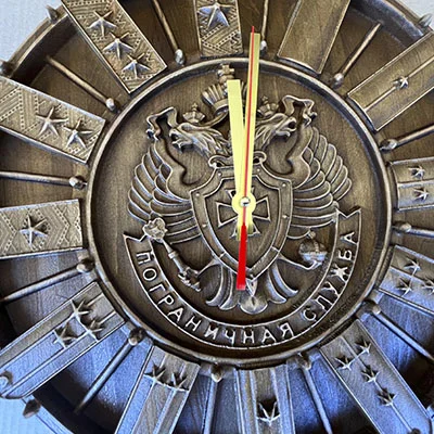 Часы настенные деревянные Пограничная служба РФ - миниатюра 3