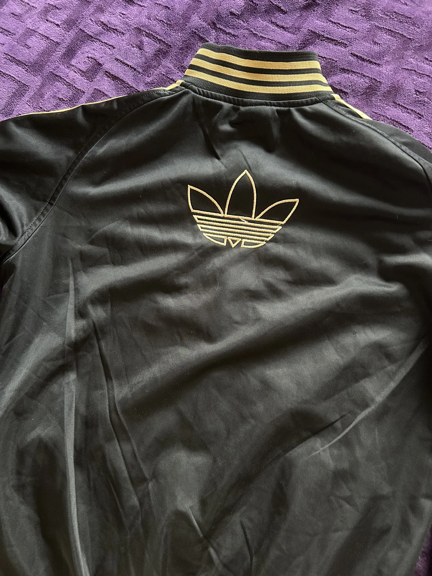 Черный костюм Adidas с золотом - миниатюра 4