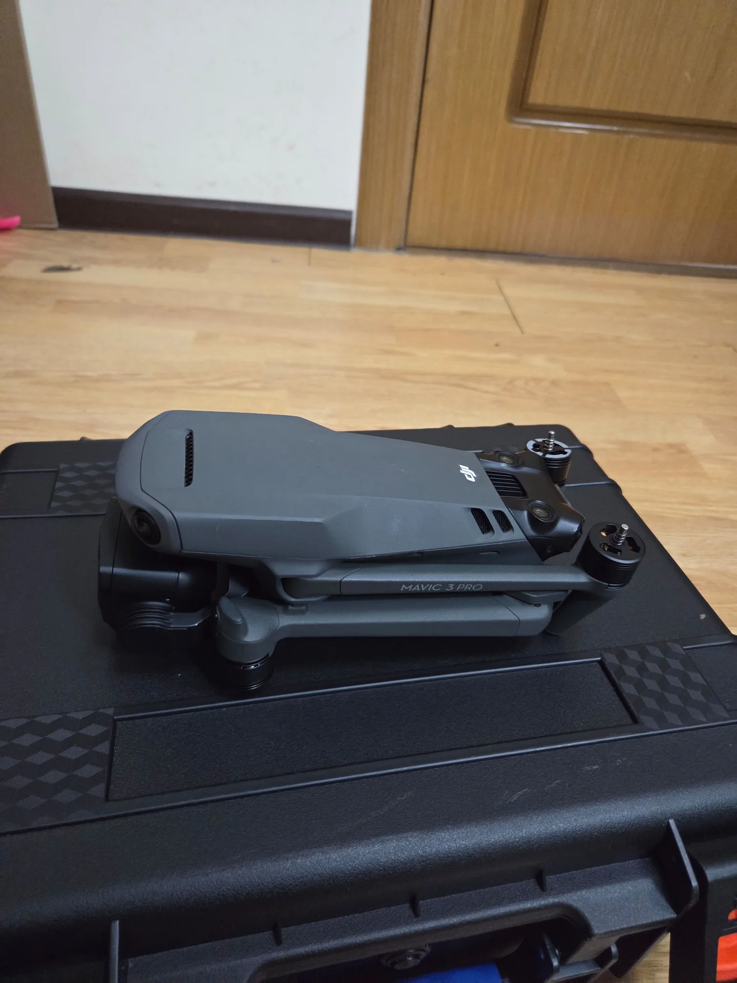 Квадрокоптер dji mavic 3 pro - миниатюра 3