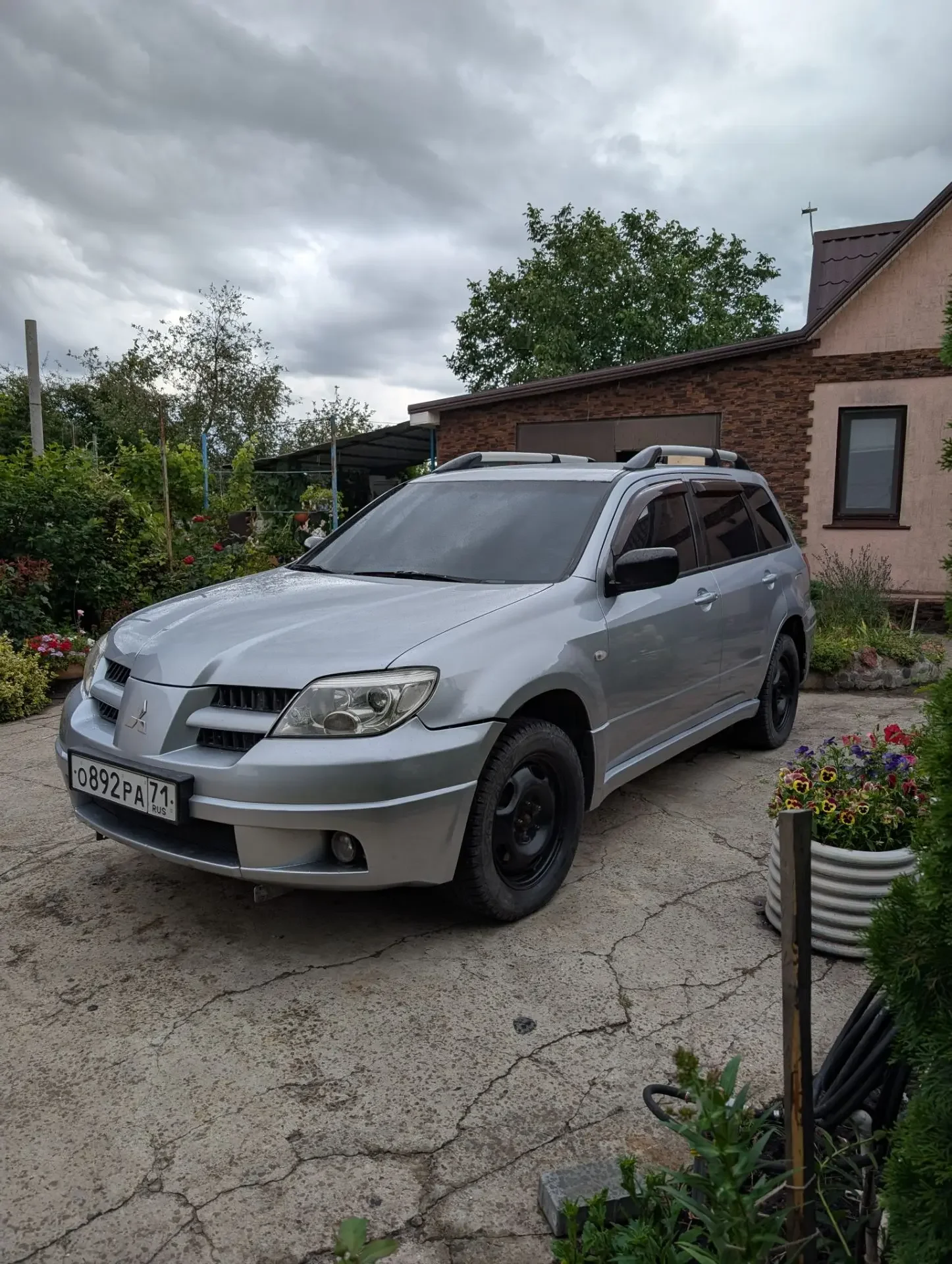 Mitsubishi Outlander CU, 2006 AWD 2.0 MT - миниатюра 2