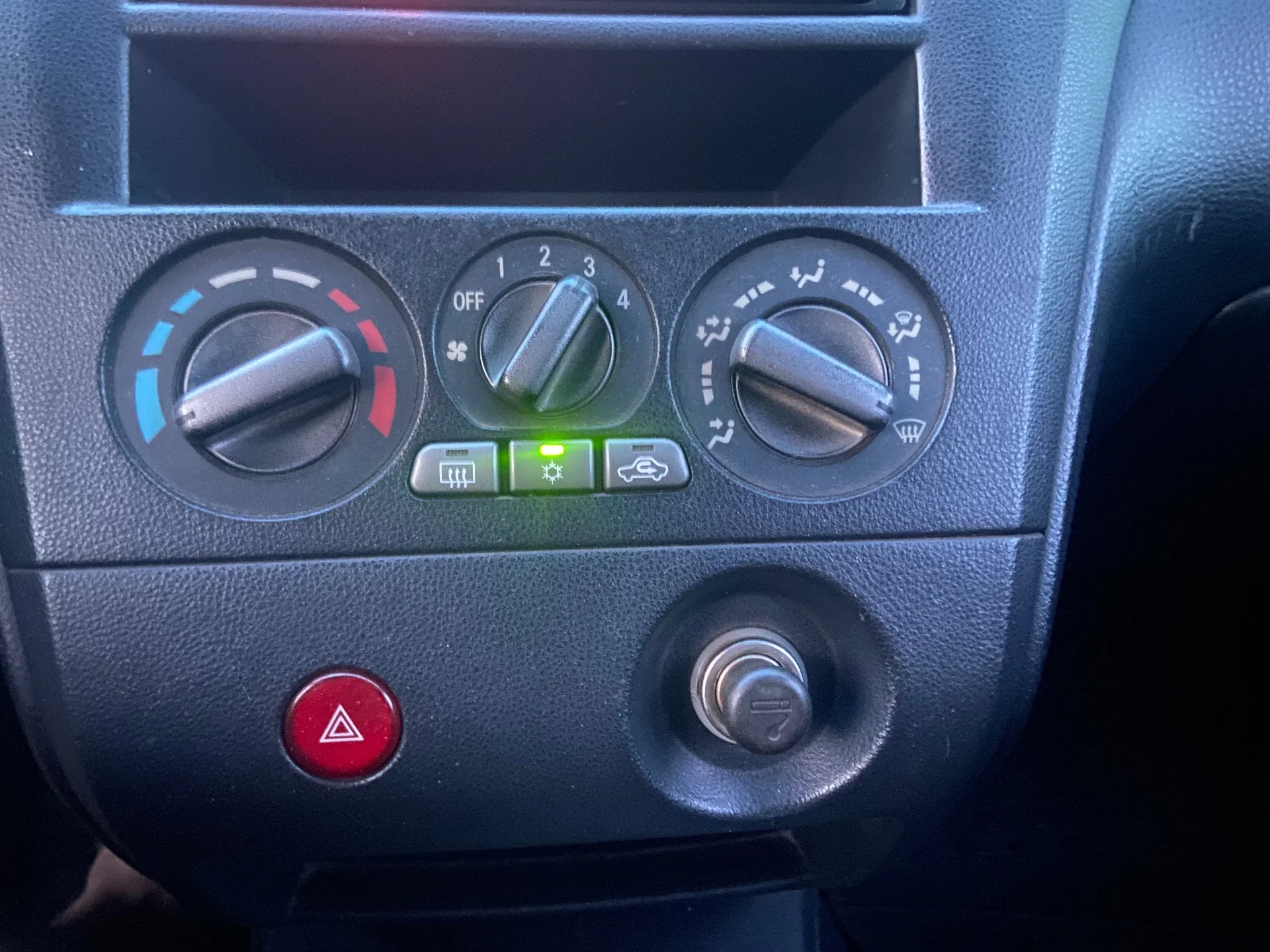 Mitsubishi Outlander CU, 2006 AWD 2.0 MT - миниатюра 10