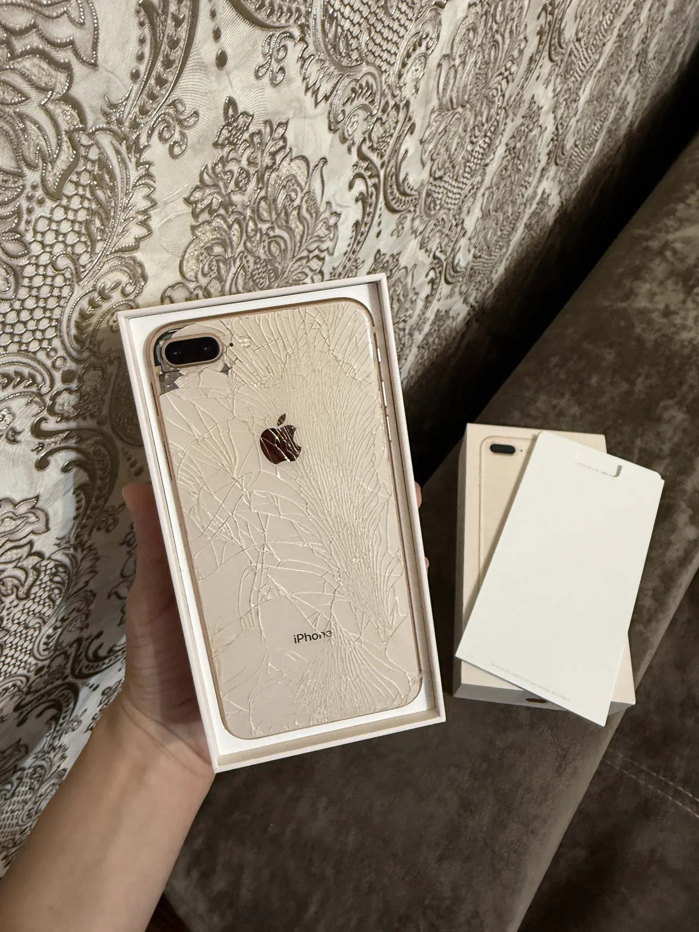 iphone 8 plus, 64gb, gold - миниатюра 2