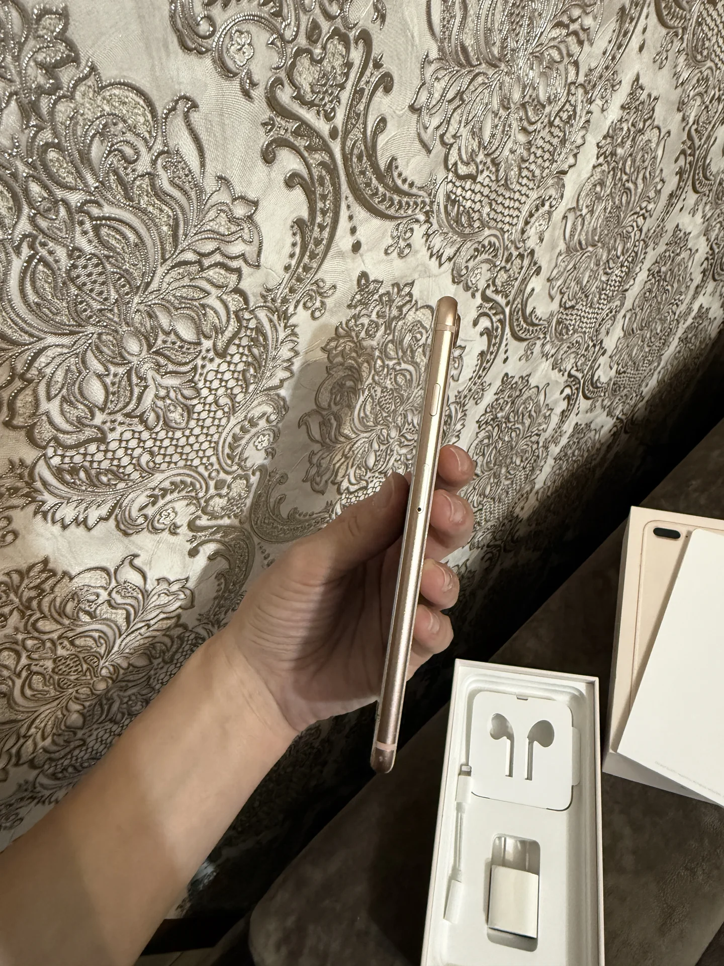 iphone 8 plus, 64gb, gold - миниатюра 4