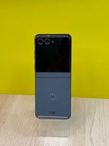 Motorola Razr 50s 8/256GB SIM + eSIM