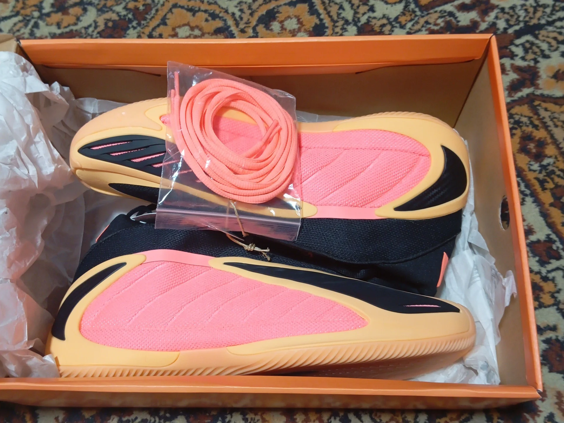 Кроссовки баскетбольные Adidas AE 2 "With Love" - миниатюра 3