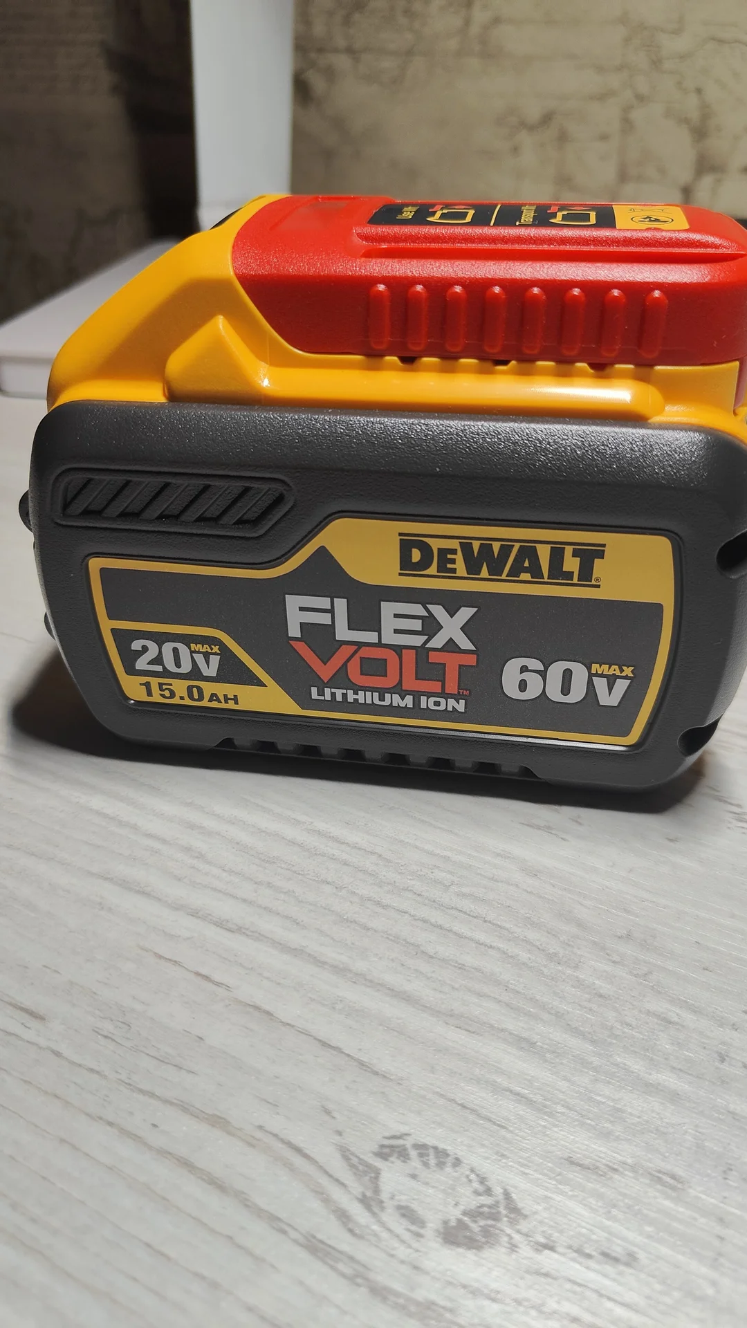 Аккумулятор DeWalt FlexVolt 15A - изображение 1