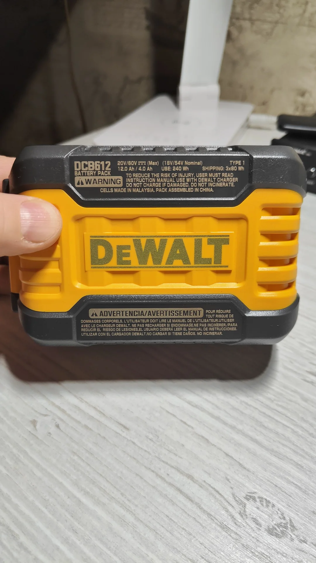 Аккумулятор DeWalt FlexVolt 15A - миниатюра 3