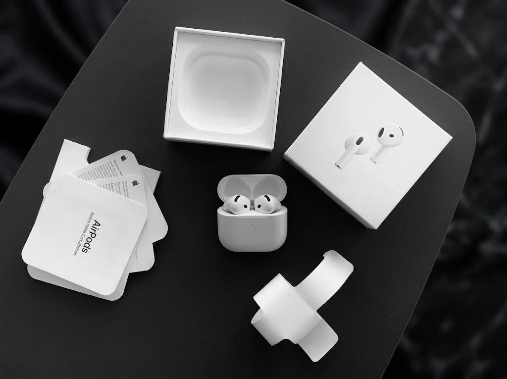 AirPods 4 "Шумоподавление + чехол" - миниатюра 3