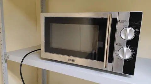 Микроволновая печь Mystery MMW-1715 рабочая бу