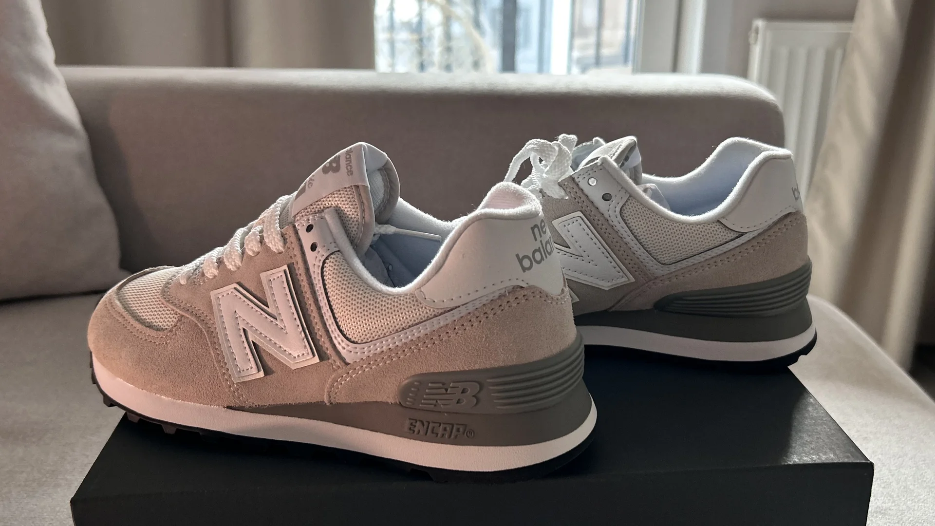 Кроссовки женские оригинальные New Balance 574 - изображение 1
