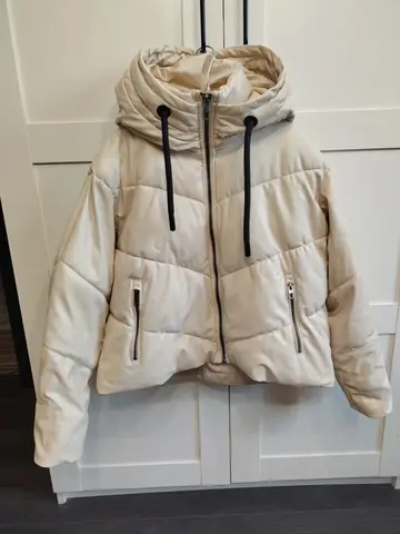 Продам куртку ZARA