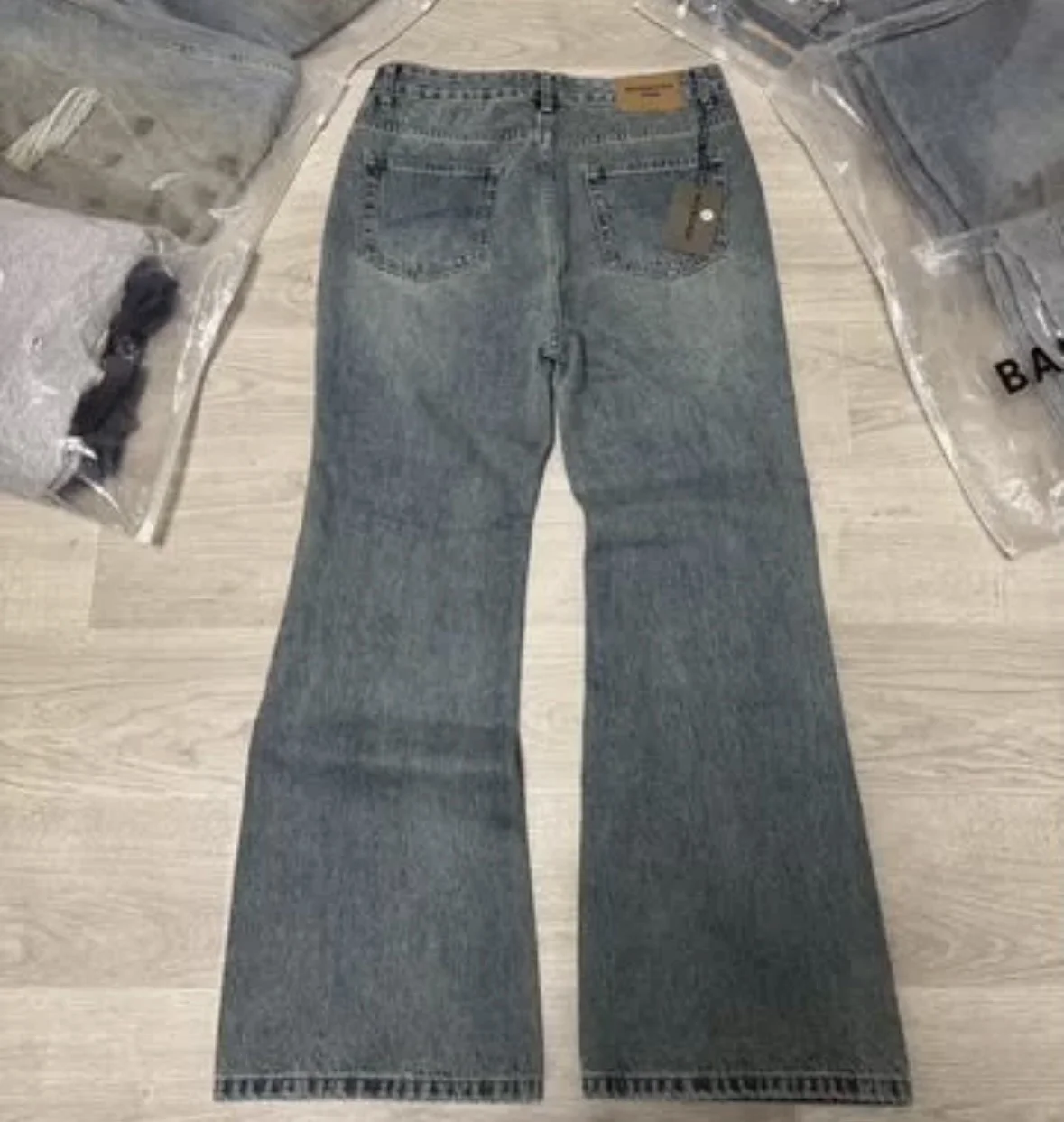 В наличии Balenciaga flaried jeans - миниатюра 2