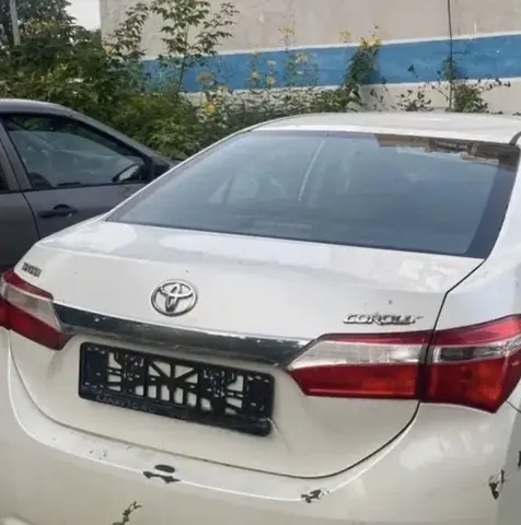 Крышка багажника Toyota Corolla