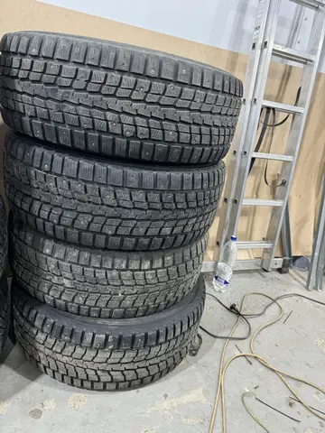 зимние шированые шины 285/60 r18 dunlop
