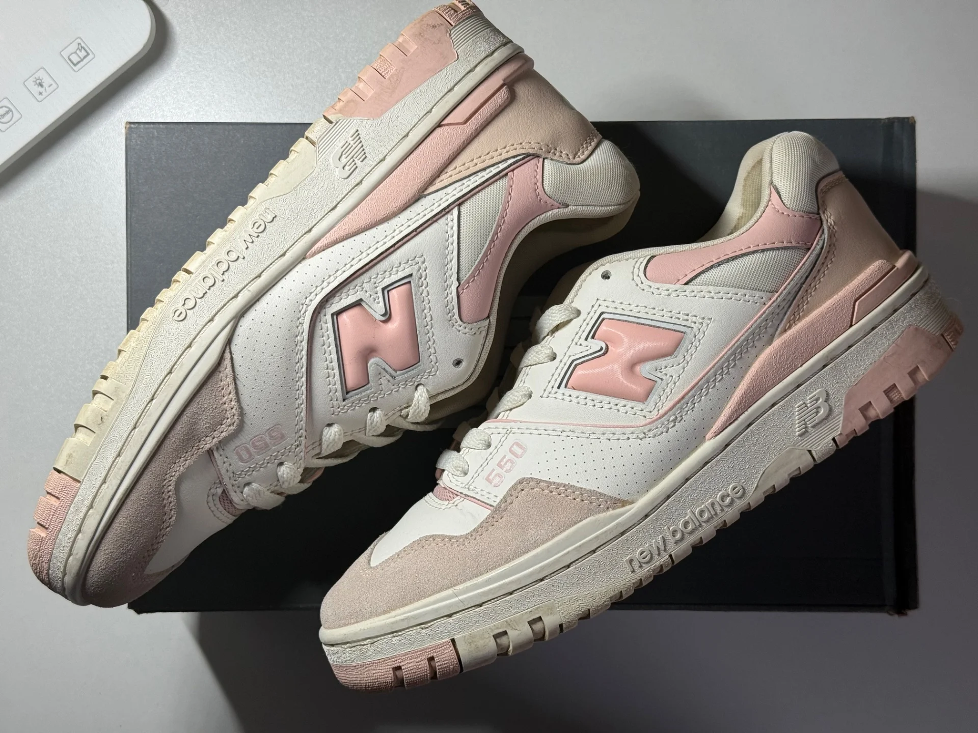 Кроссовки New Balance 550 розовые - миниатюра 2