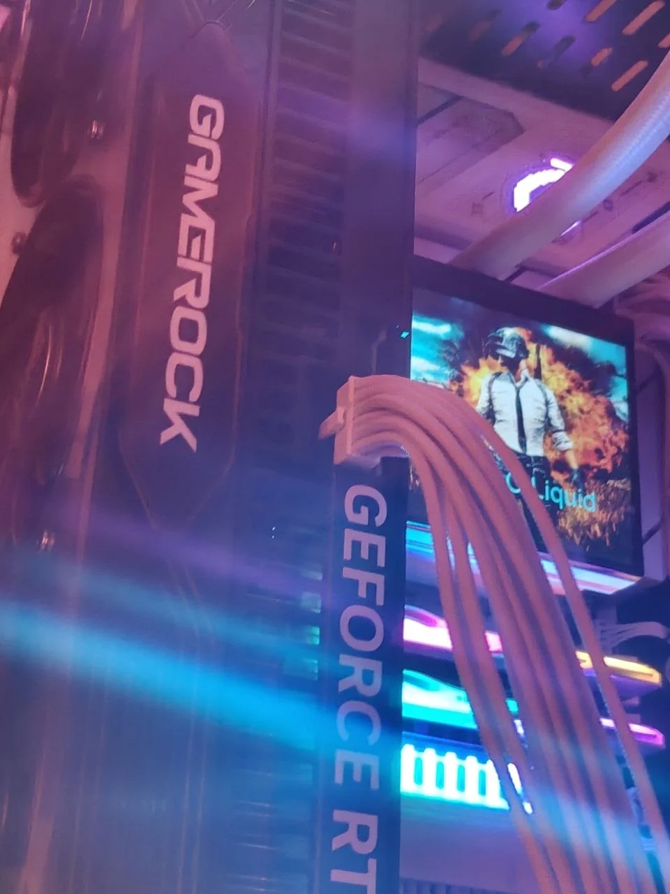 Видеокарта RTX 5090 palit gamerock - миниатюра 3