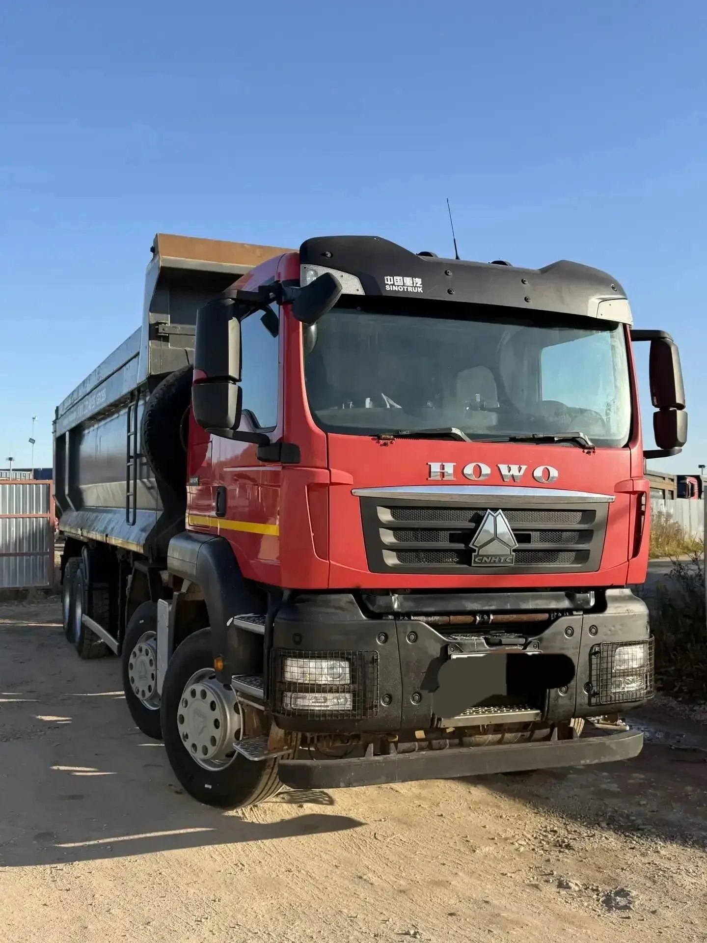 самосвал Howo T5G - миниатюра 2