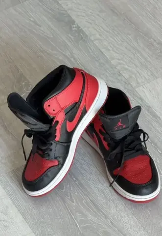 Nike Air Jordan 1