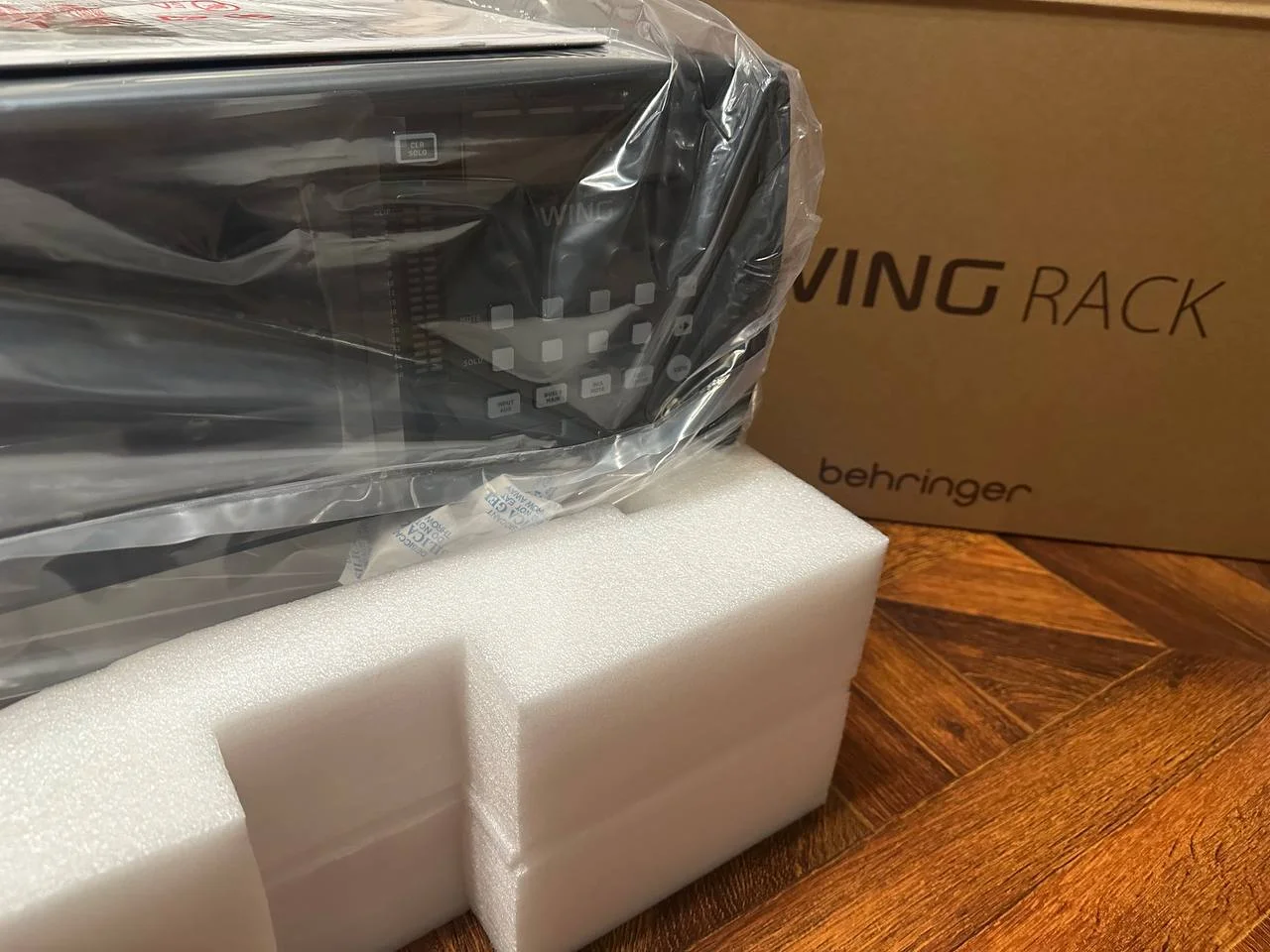 Behringer wing rack - миниатюра 2