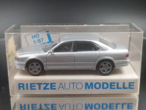 Audi A8 silver 1/87 Rietze