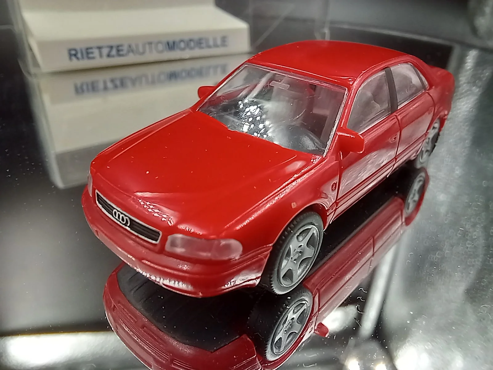 Audi A8 red 1/87 Rietze - миниатюра 2